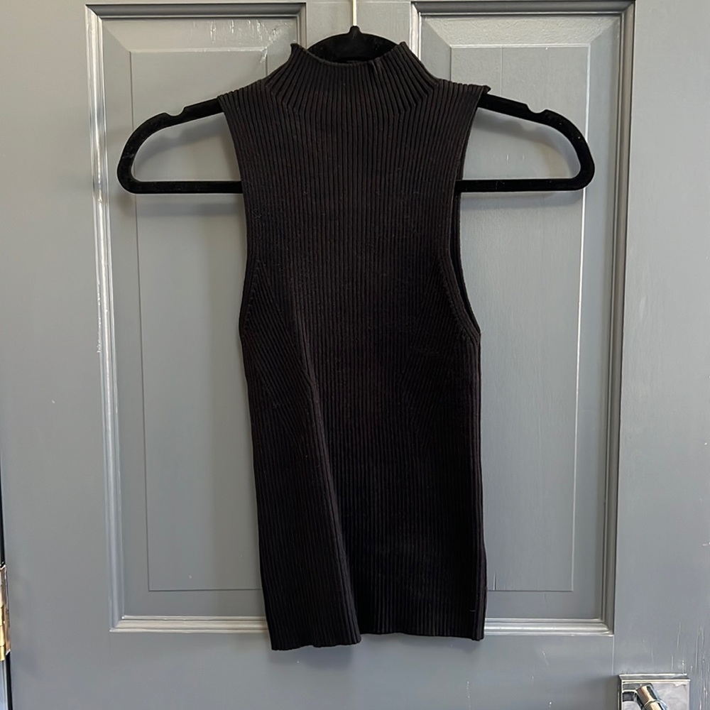 Pink Lily mock neck tank NWOT